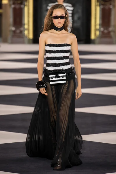 Look 27